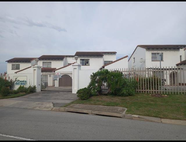 3 BEDROOM TOWNHOUSE RENTED IN BLUEWATER BAY